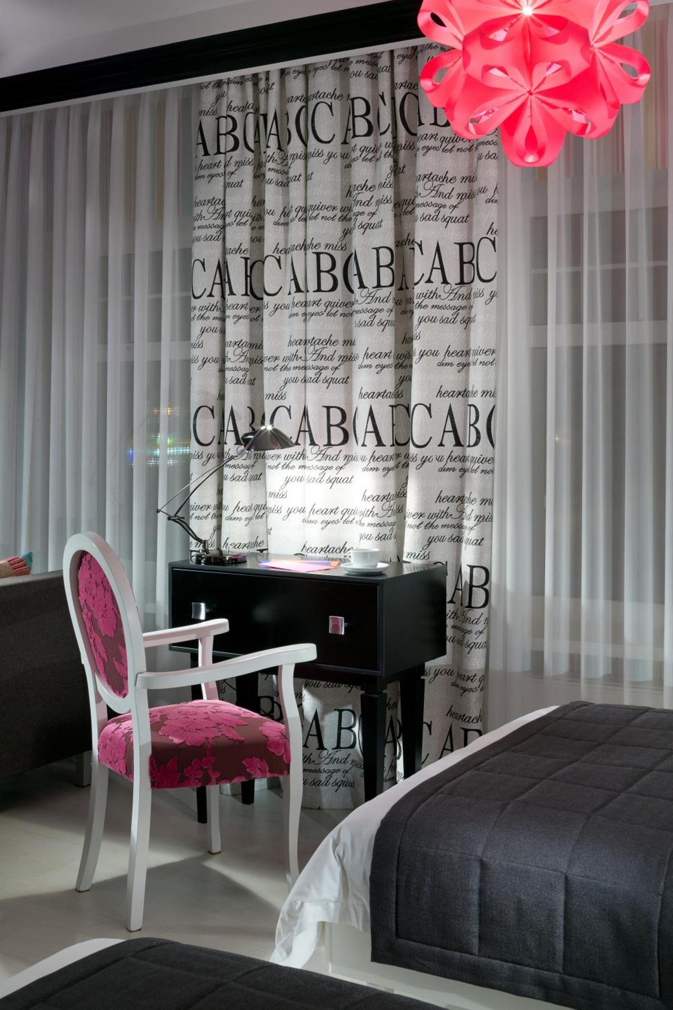 De Gaulle Boutique Hotel Harkiv Exterior foto