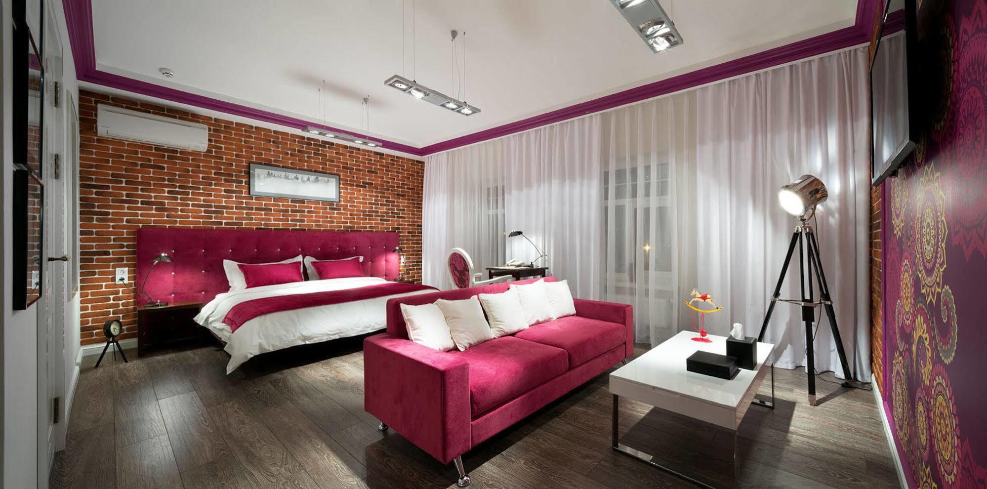 De Gaulle Boutique Hotel Harkiv Exterior foto